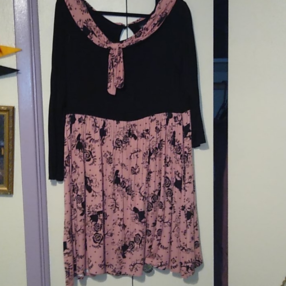 Alice in wonderland dress